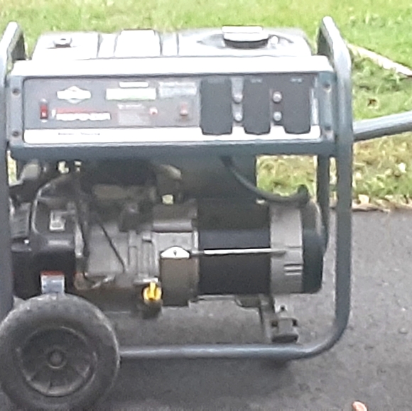 Generator 8500 - Picture 1 of 2
